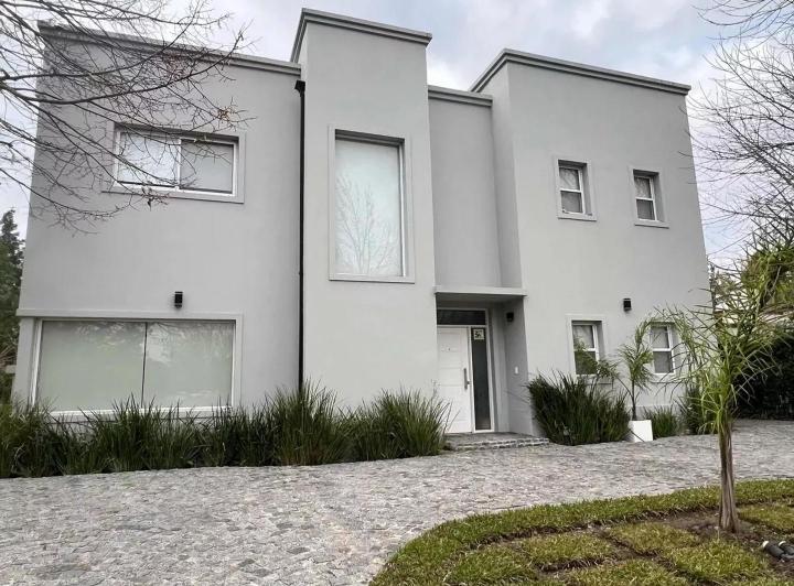 Casa · 252m² · 5 Ambientes