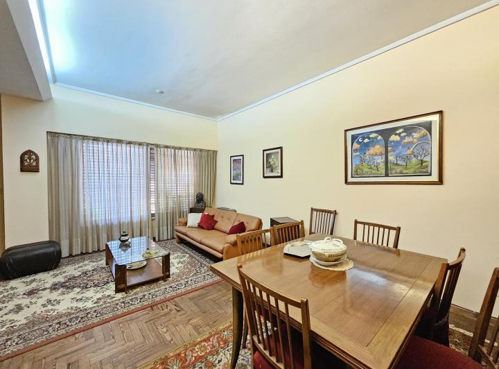 Casa · 200m² · 7 Ambientes · 1 Cochera