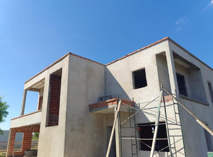 Casa · 290m² · 5 Ambientes · 4 Cocheras