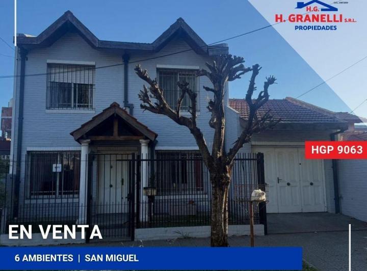 Casa · 250m² · 6 Ambientes · 2 Cocheras