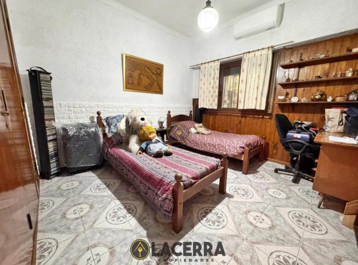 Casa · 259m² · 6 Ambientes · 3 Cocheras