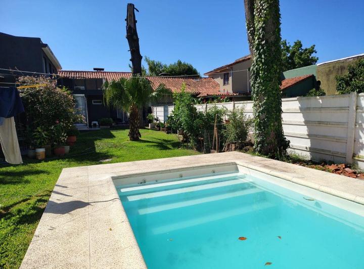 Casa · 270m² · 5 Ambientes · 1 Cochera