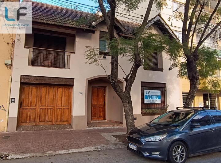 Casa · 283m² · 5 Ambientes · 2 Cocheras
