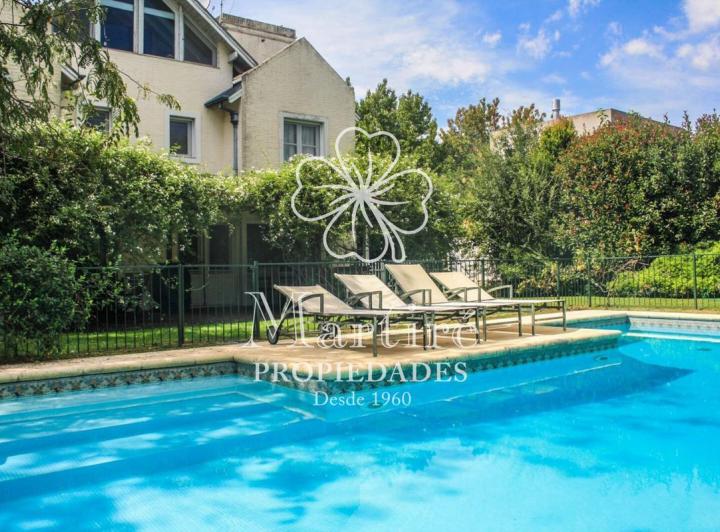 Casa · 545m² · 10 Ambientes · 2 Cocheras