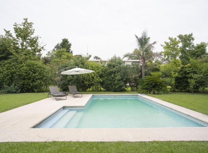 Casa · 380m² · 6 Ambientes