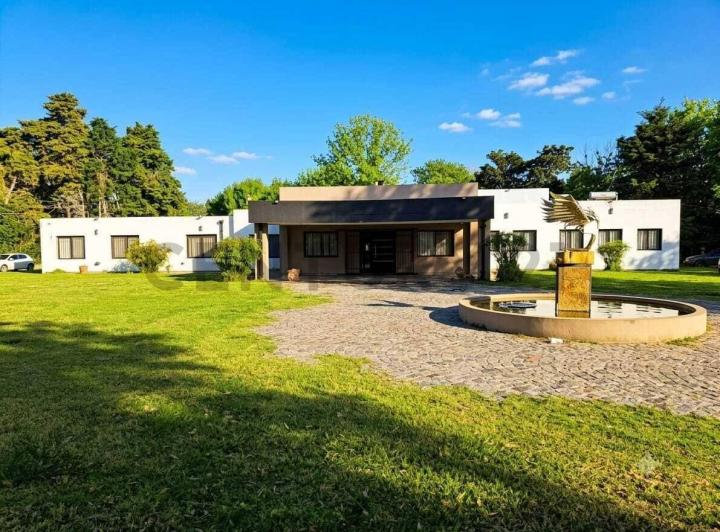 Casa · 550m² · 7 Ambientes