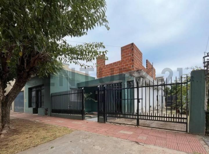 Casa · 130m² · 5 Ambientes · 3 Cocheras