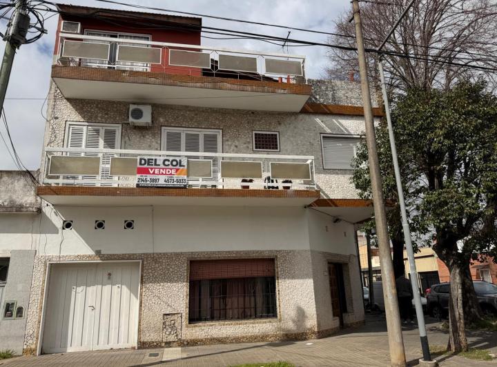 Casa · 190m² · 6 Ambientes · 1 Cochera