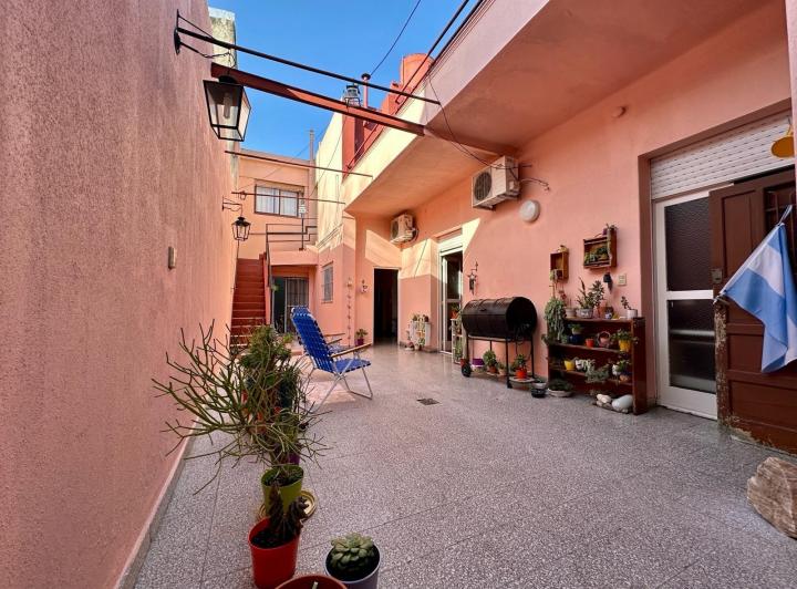 Casa · 207m² · 5 Ambientes · 1 Cochera