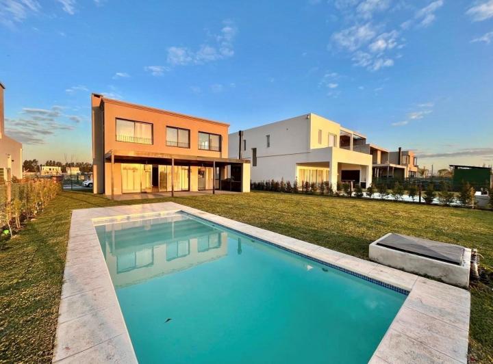 Casa · 187m² · 4 Ambientes · 1 Cochera