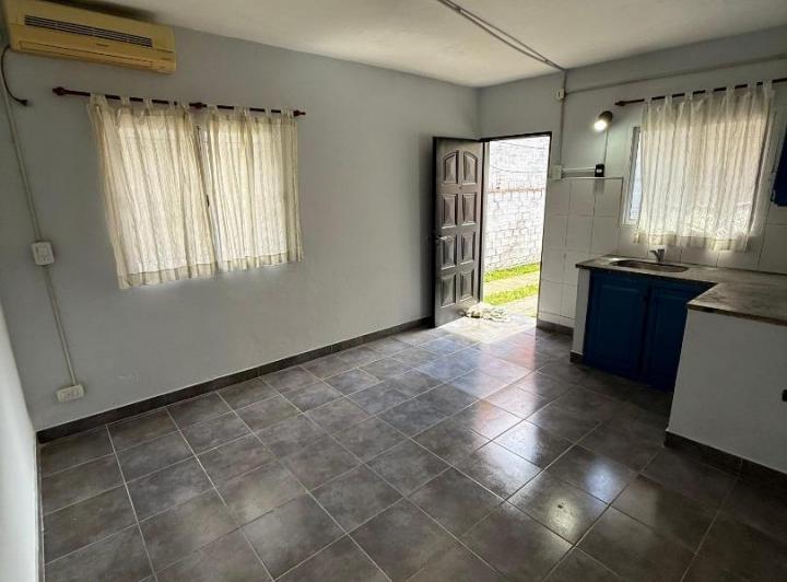 Casa · 220m² · 6 Ambientes · 1 Cochera