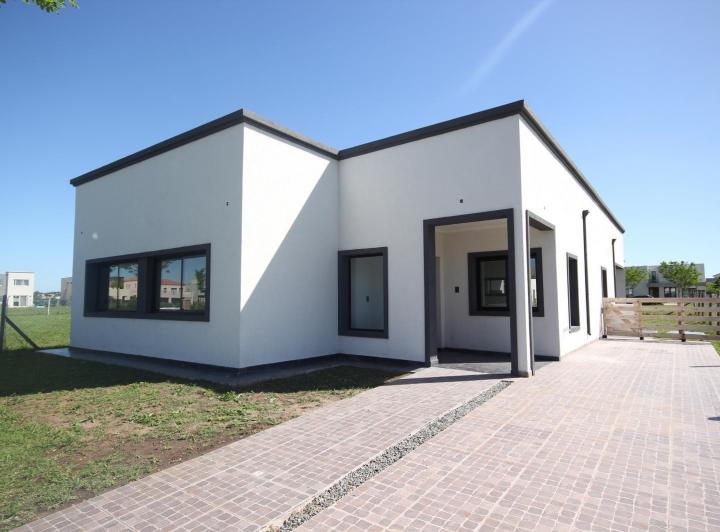 Casa · 156m² · 5 Ambientes · 1 Cochera