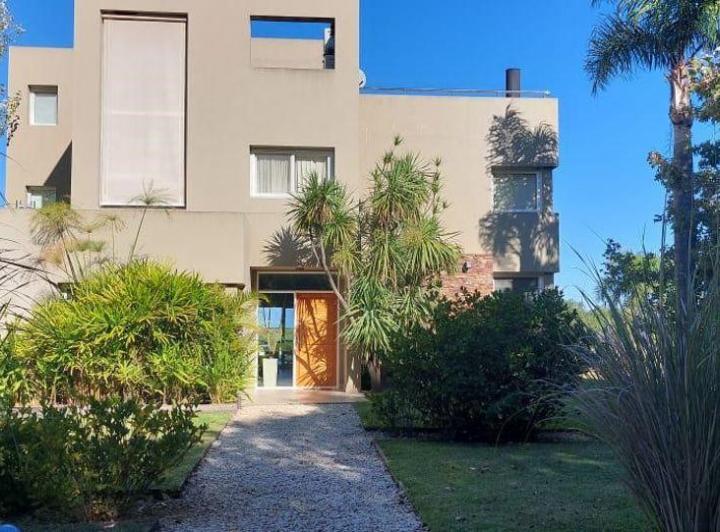 Casa · 500m² · 5 Ambientes