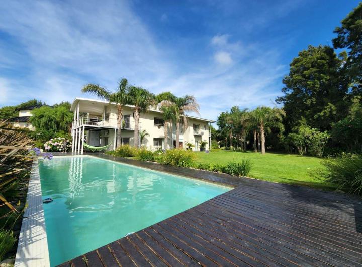 Casa · 250m² · 6 Ambientes