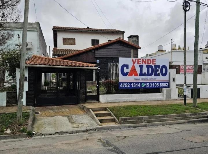 Casa · 140m² · 5 Ambientes · 1 Cochera