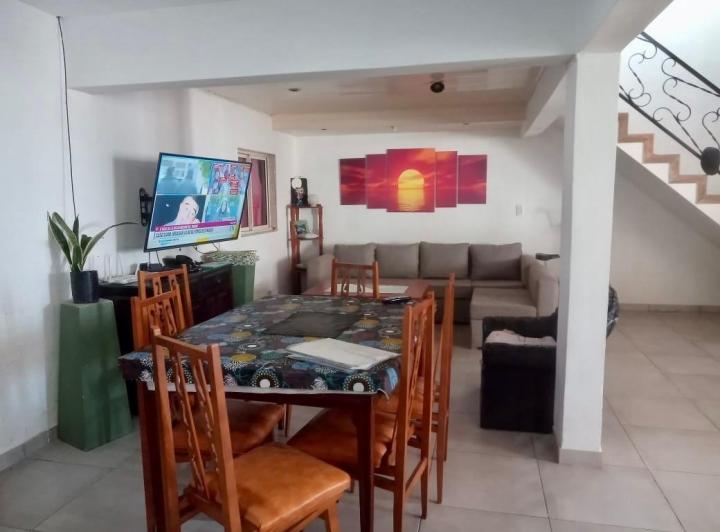 Casa · 333m² · 8 Ambientes · 2 Cocheras