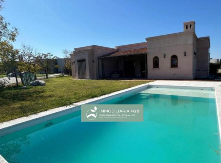 Casa · 258m² · 6 Ambientes · 2 Cocheras