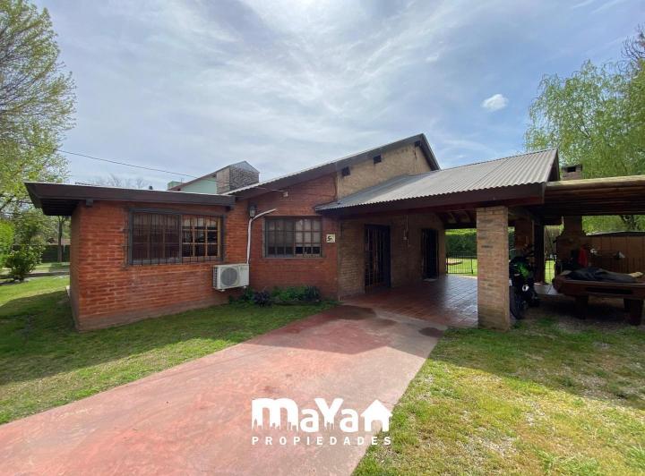 Casa · 180m² · 5 Ambientes · 3 Cocheras
