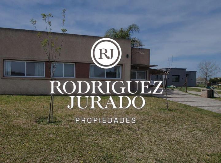 Casa · 175m² · 5 Ambientes · 2 Cocheras
