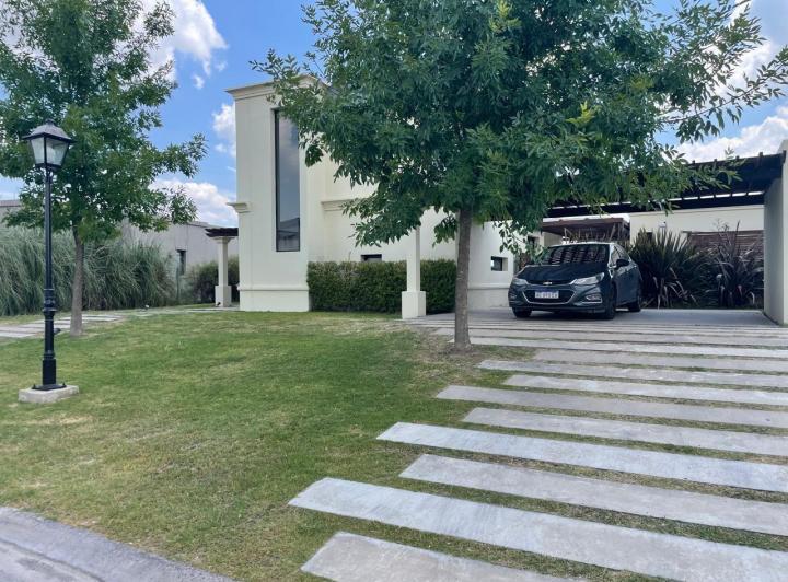 Casa · 165m² · 5 Ambientes