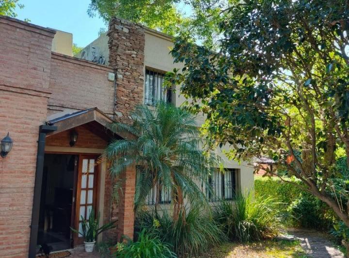 Casa · 198m² · 5 Ambientes · 3 Cocheras
