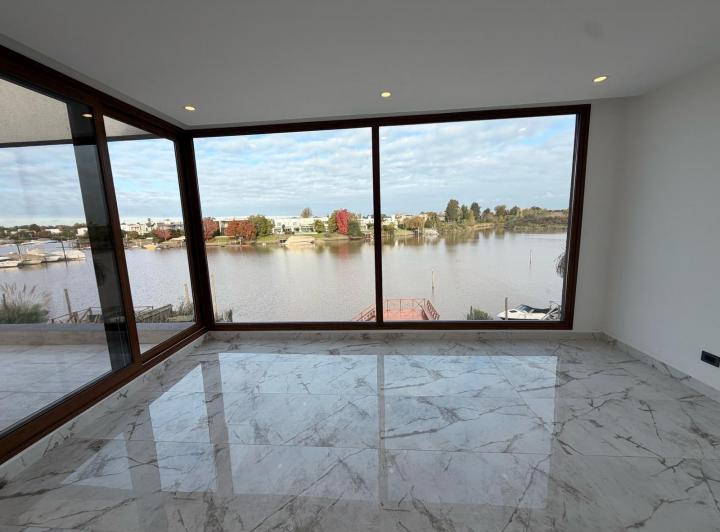 Casa · 261m² · 6 Ambientes