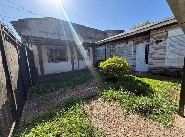 Casa · 180m² · 6 Ambientes · 1 Cochera