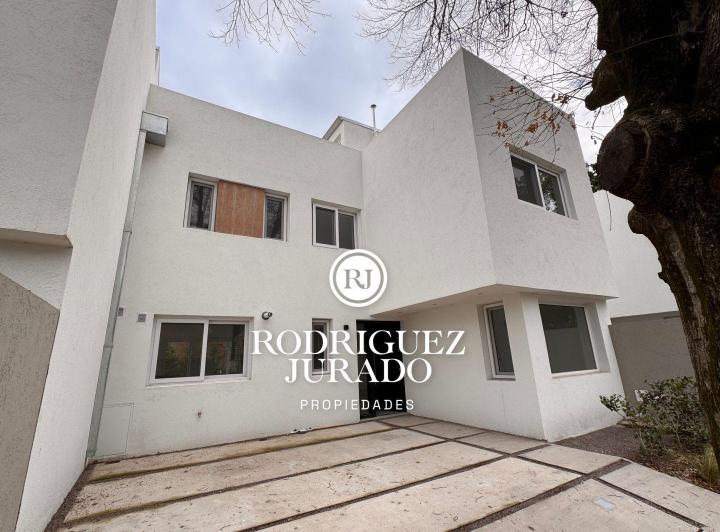 Casa · 156m² · 5 Ambientes · 2 Cocheras