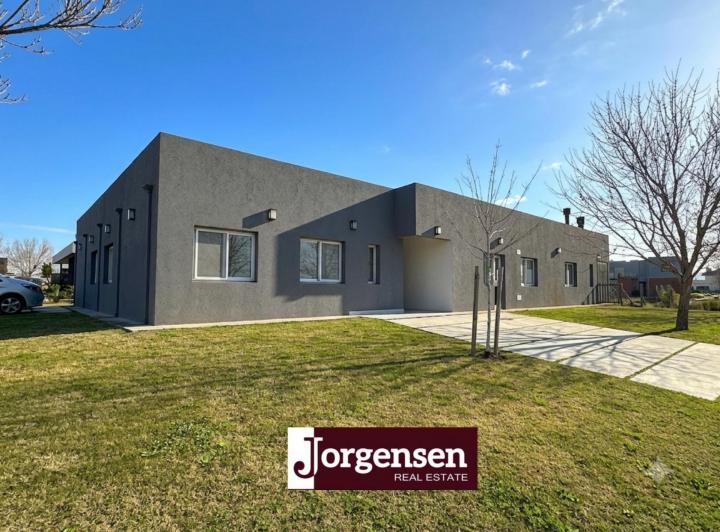 Casa · 175m² · 5 Ambientes · 1 Cochera