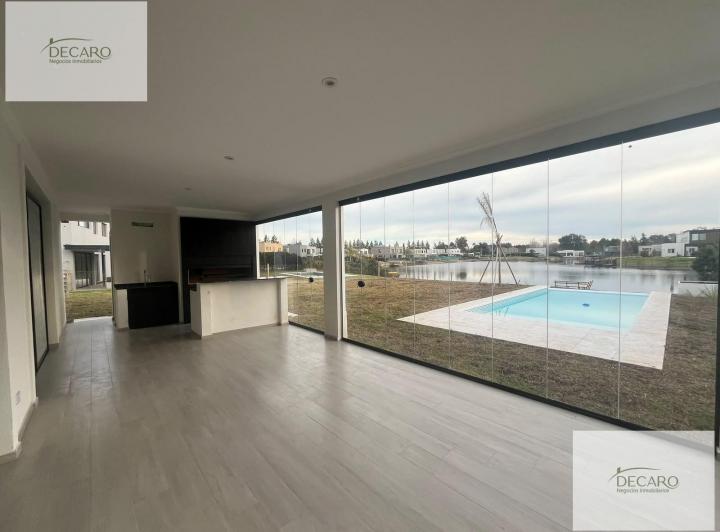 Casa · 180m² · 5 Ambientes