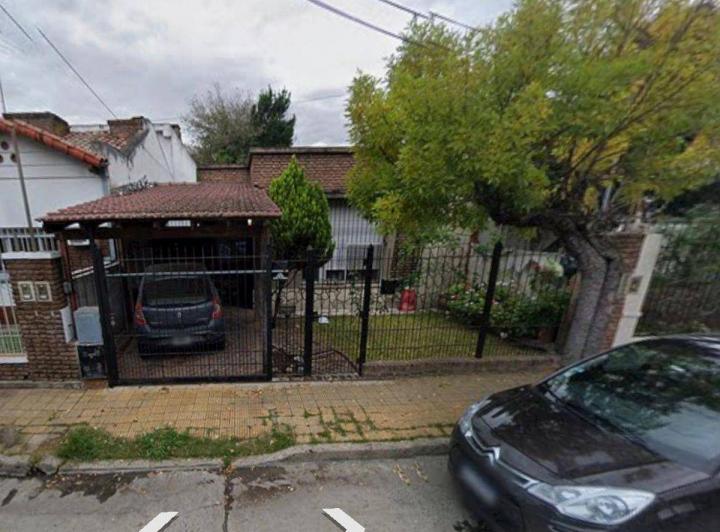 Casa · 190m² · 6 Ambientes · 1 Cochera