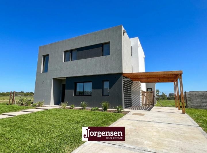 Casa · 200m² · 5 Ambientes · 1 Cochera