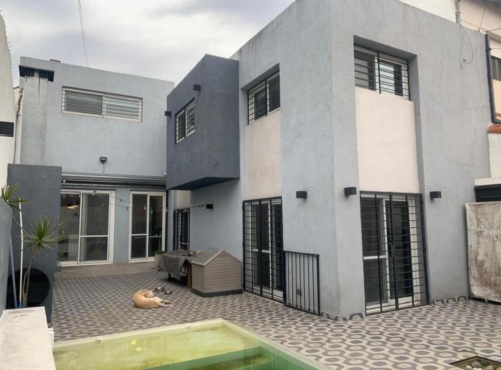 Casa · 175m² · 5 Ambientes · 2 Cocheras