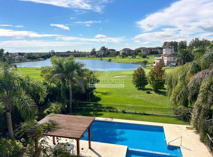 Casa · 340m² · 6 Ambientes · 4 Cocheras