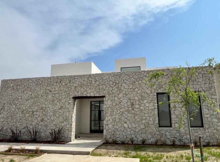 Casa · 223m² · 4 Ambientes