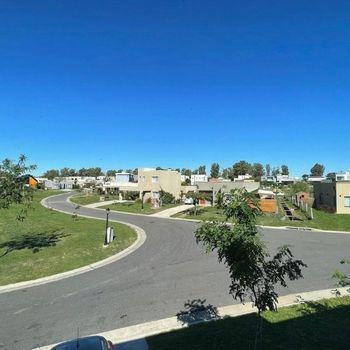 Casa · 172m² · 5 Ambientes · 1 Cochera