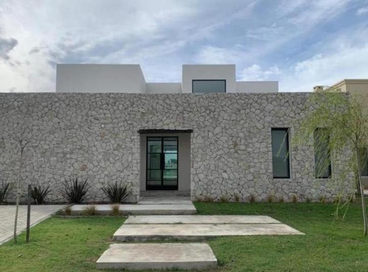 Casa · 223m² · 6 Ambientes