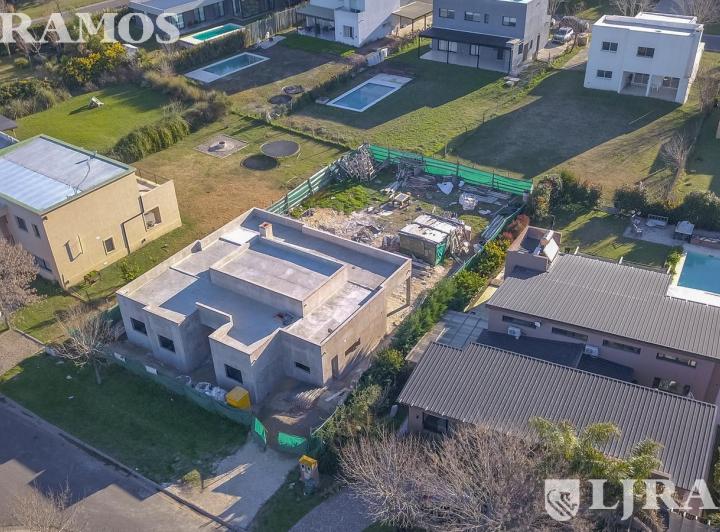 Casa · 170m² · 5 Ambientes · 1 Cochera