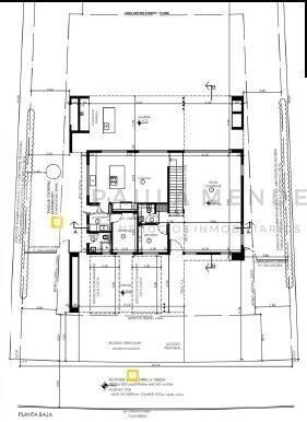 Casa · 245m² · 5 Ambientes · 1 Cochera