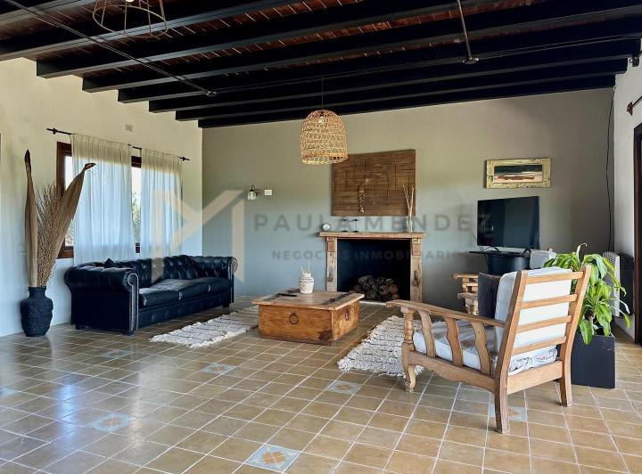 Casa · 292m² · 6 Ambientes · 2 Cocheras