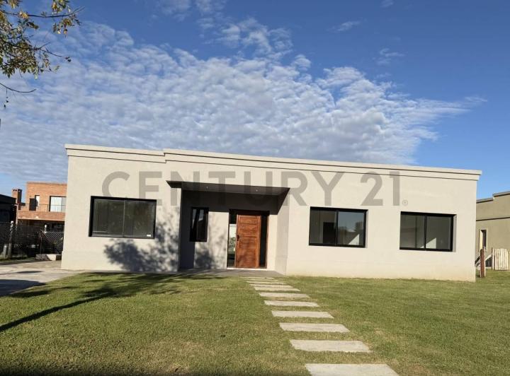 Casa · 176m² · 5 Ambientes · 4 Cocheras