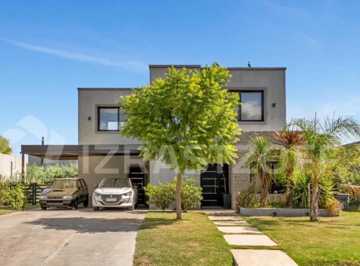 Casa · 170m² · 5 Ambientes · 6 Cocheras