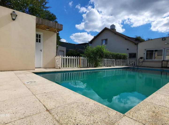 Casa · 203m² · 5 Ambientes · 1 Cochera