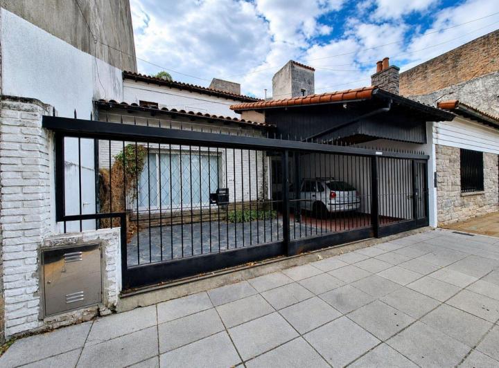 Casa · 198m² · 6 Ambientes · 2 Cocheras