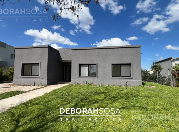 Casa · 160m² · 4 Ambientes · 4 Cocheras