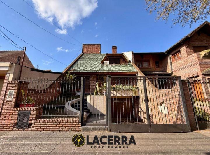 Casa · 286m² · 5 Ambientes · 4 Cocheras