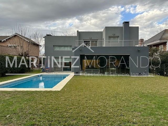 Casa · 280m² · 5 Ambientes · 2 Cocheras