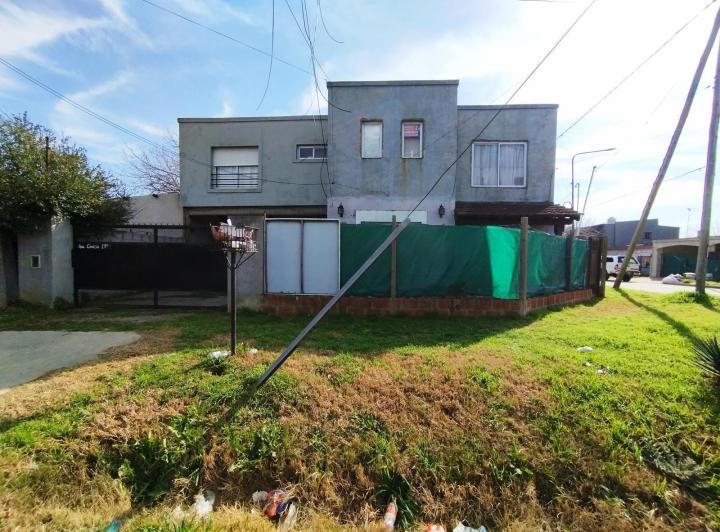 Casa · 175m² · 5 Ambientes · 2 Cocheras