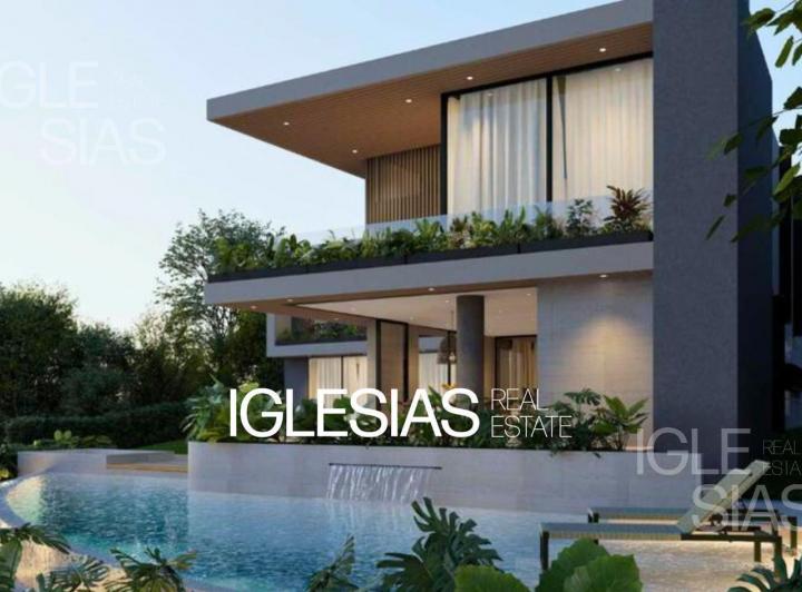 Casa · 590m² · 8 Ambientes · 4 Cocheras