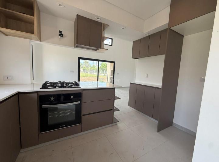 Casa · 132m² · 5 Ambientes · 2 Cocheras